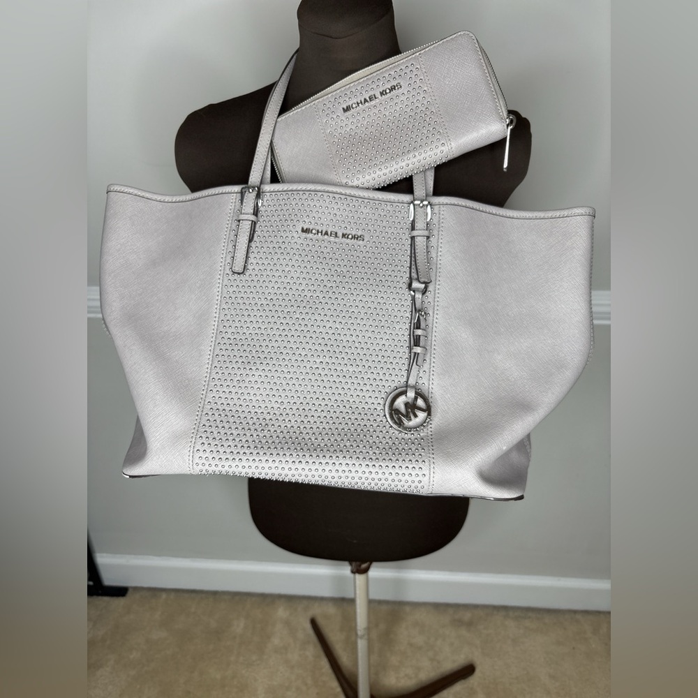 Michael Kors Jet Set Leather Large Travel Tote with Matching Wallet